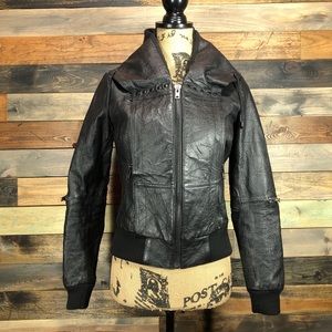 Q40 Crinkled Leather Jacket Size Small Black